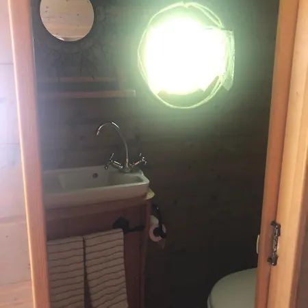 Dom wakacyjny Roulotte Dans Un Cadre Verdoyant Hermelinghen